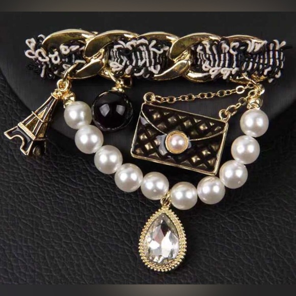 New Paris Elegant Gold And Black Charm Brooch